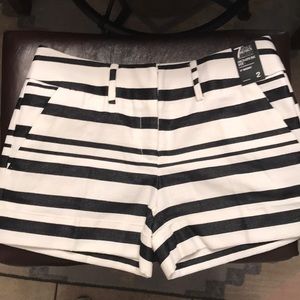 Signature Fit Shorts